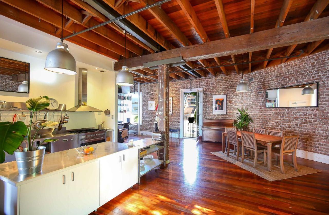 Centre Loft, New York Style Apartment *